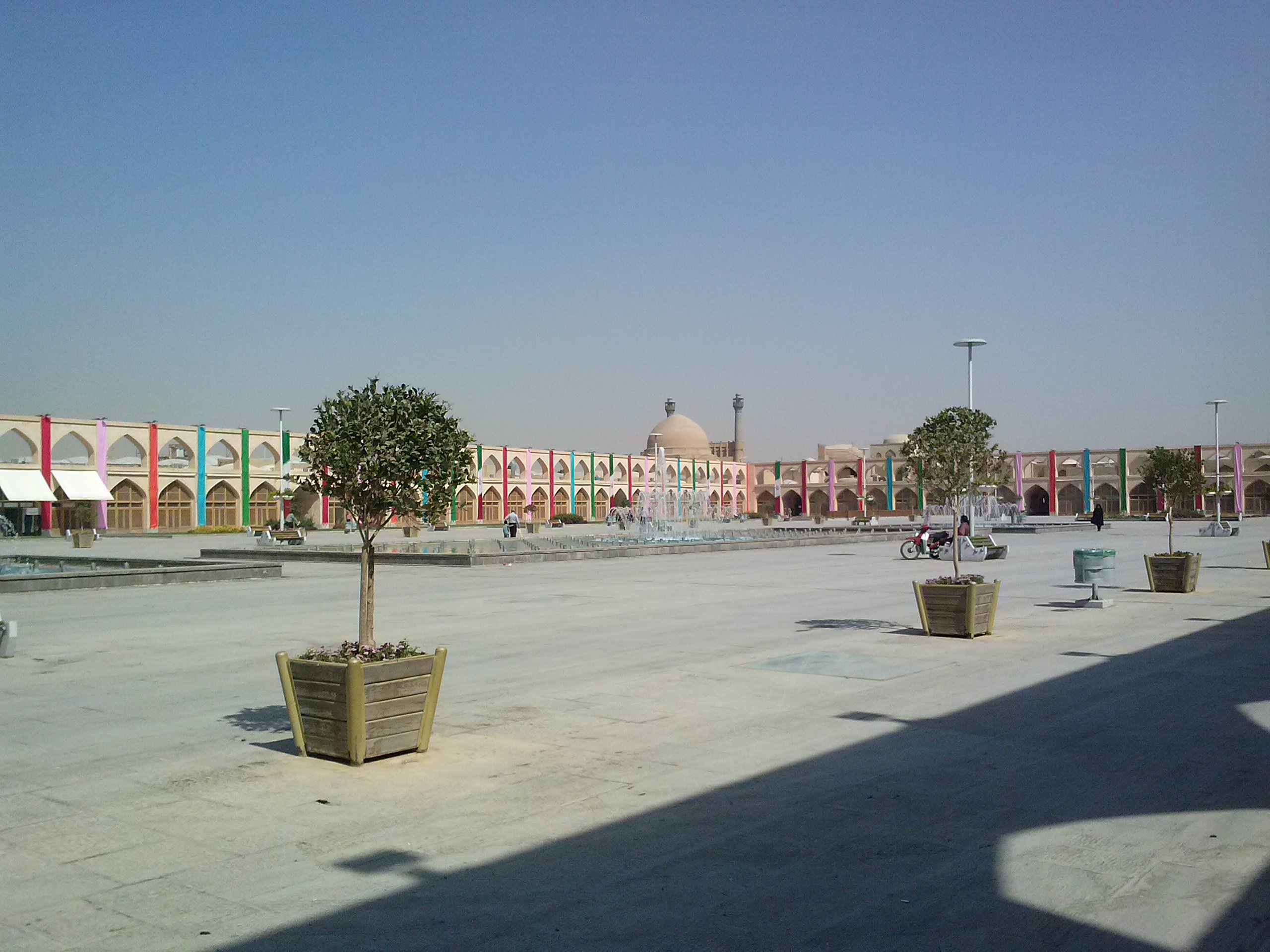 Der neue "Alte Platz" mit Blick auf die Moschee